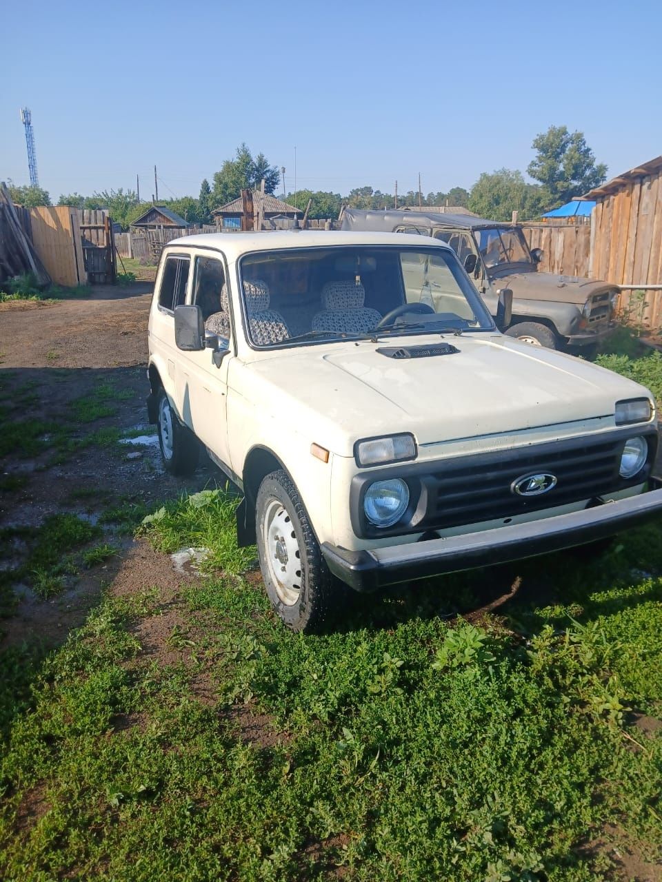 Продам ниву 2123