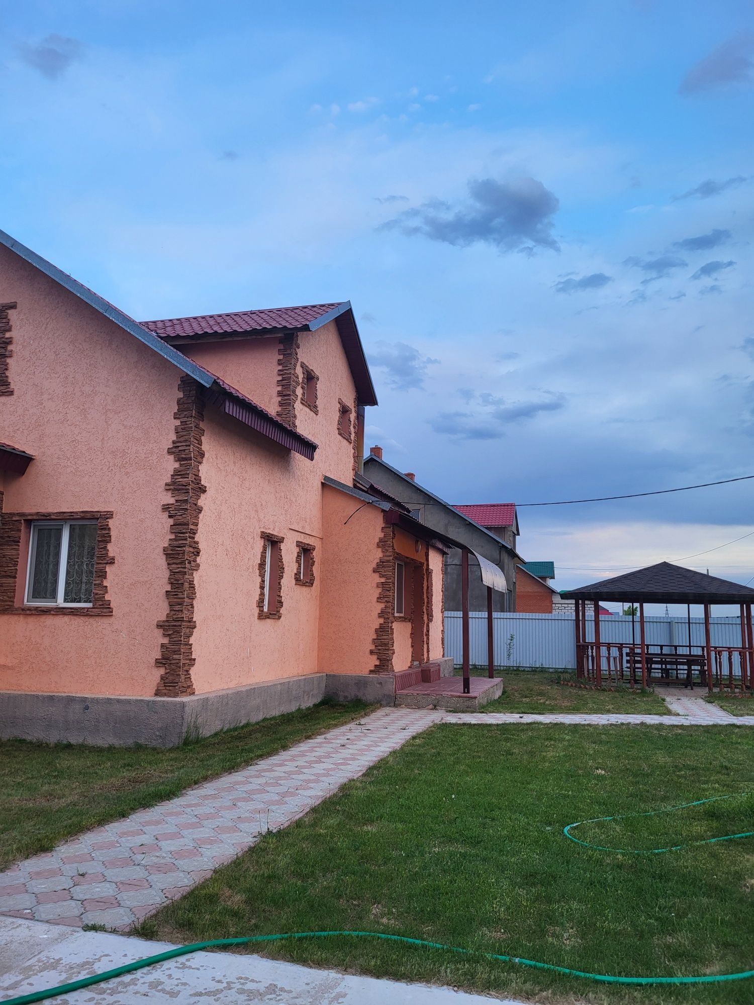 Продажа дома 150 кв.м. 2 этажа.