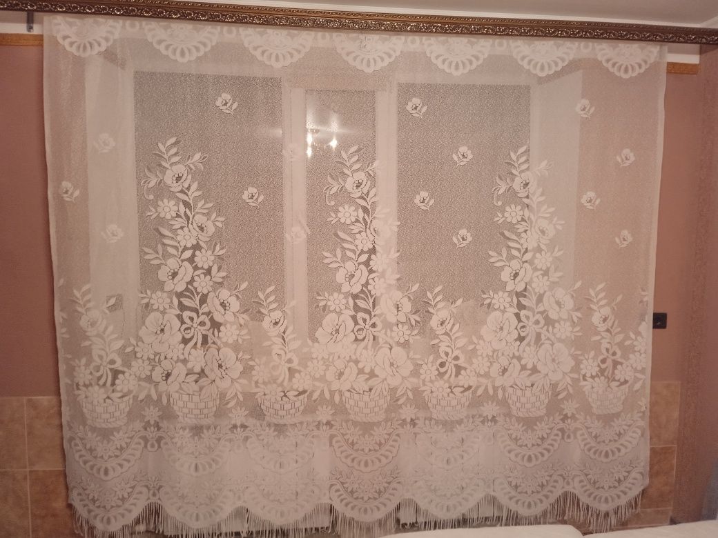 Тюль качественная белая крепкая , белая с цветами