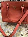 Продается сумка Guess
