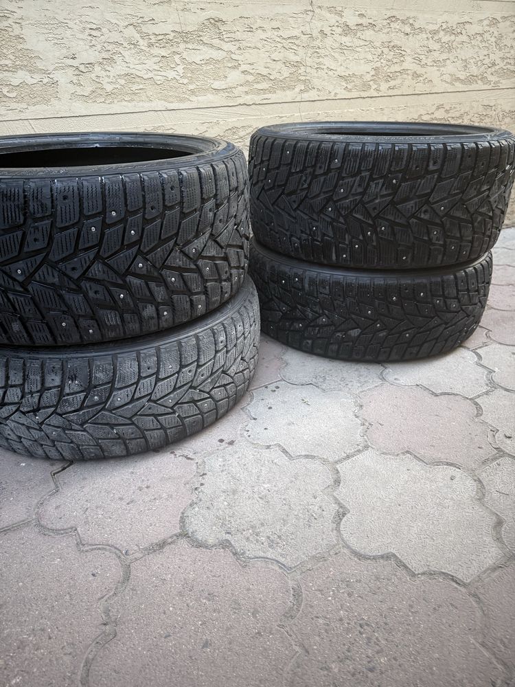 Продам зимнюю резину Dunlop