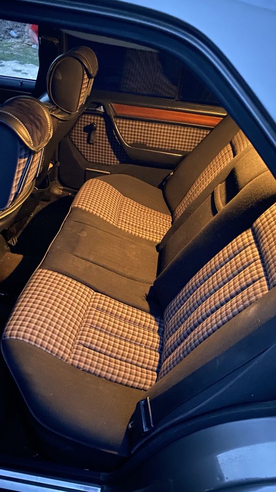 Mercedes W124 230 E