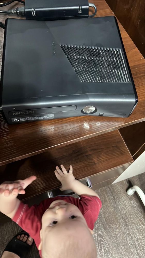 Продам XBOX 360