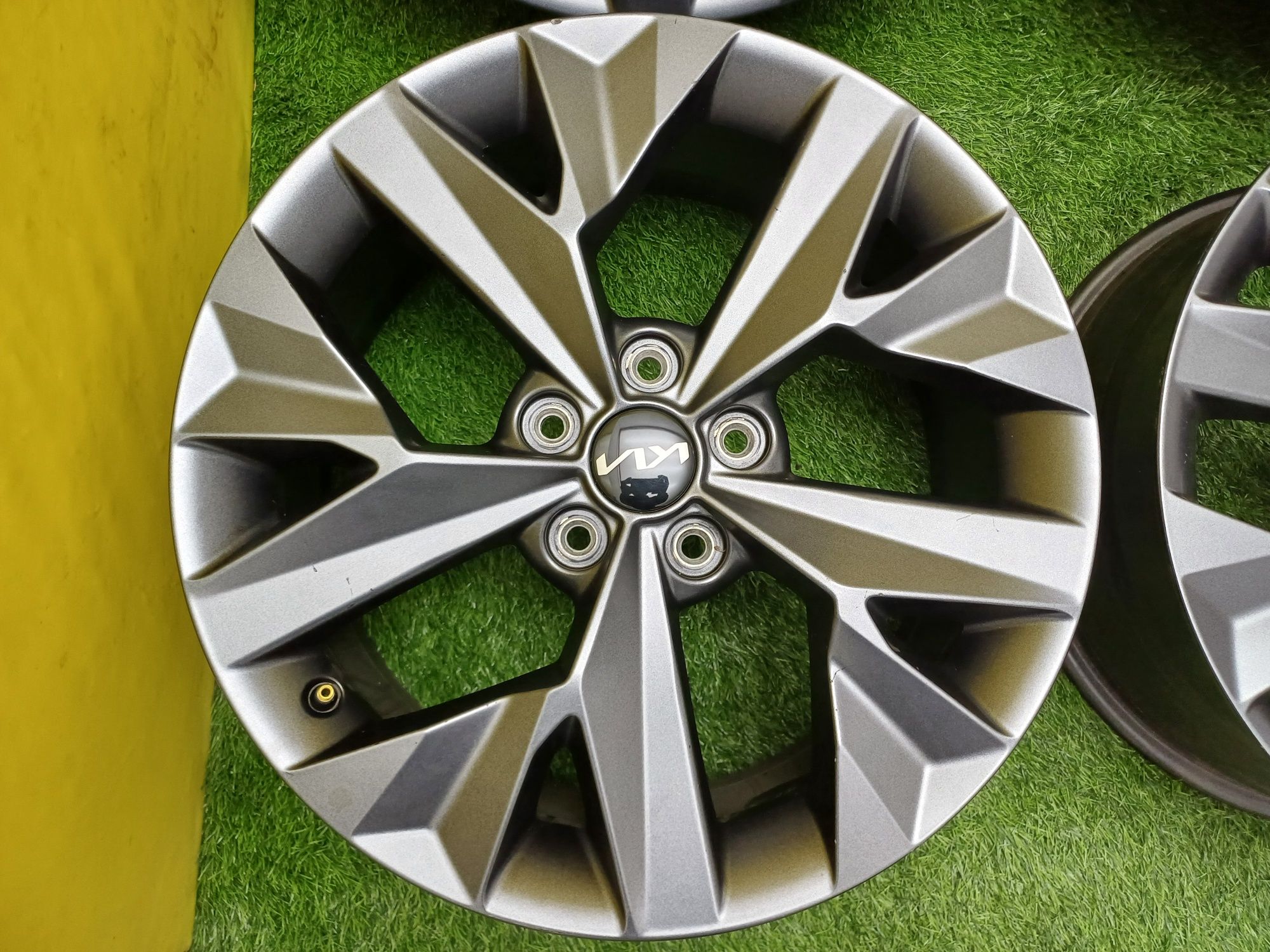 Диски R18 5×114.3 на Kia и другие.