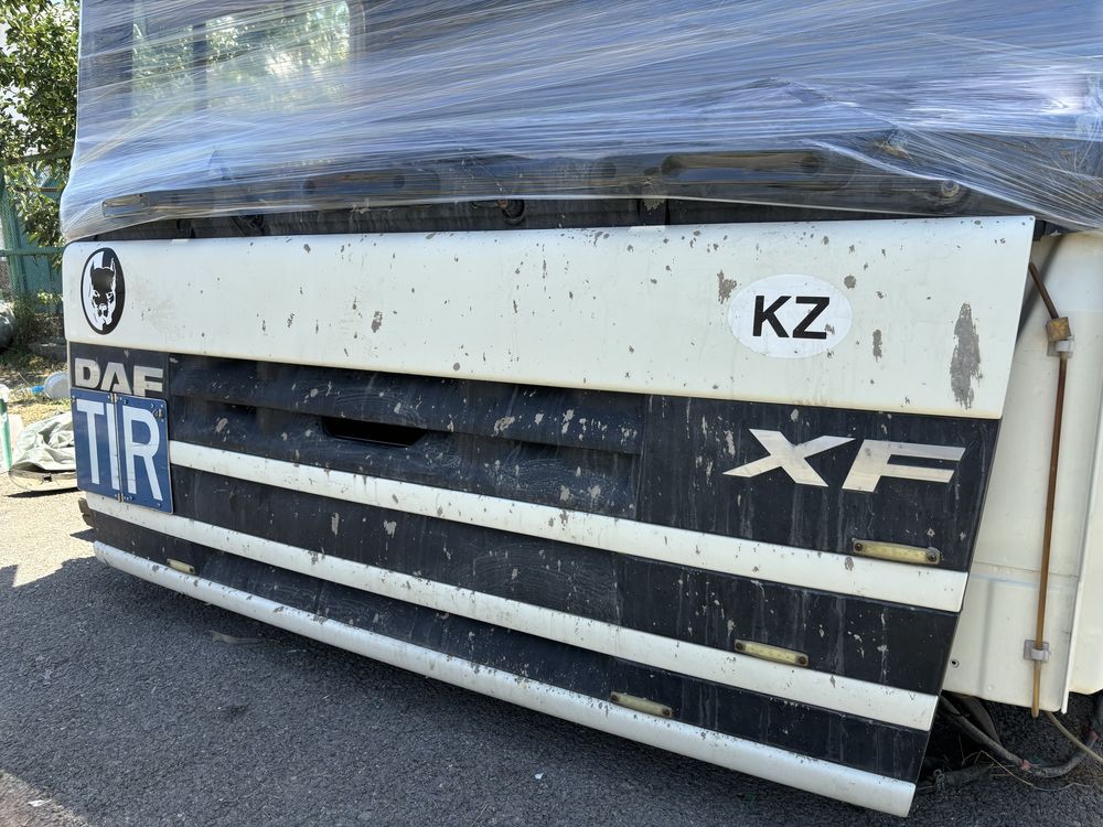 Продаётся оригинальный капот от DAF XF 105