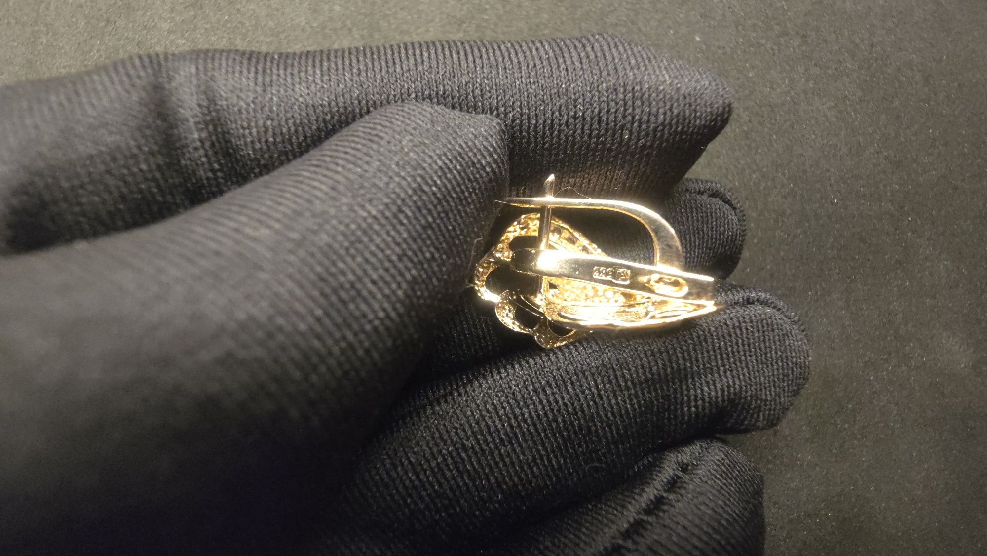 Продам серьги золотые