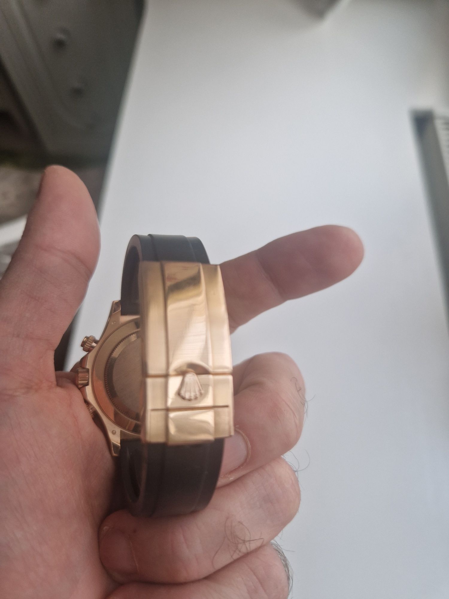 Продам часы Rolex Daytona золотые