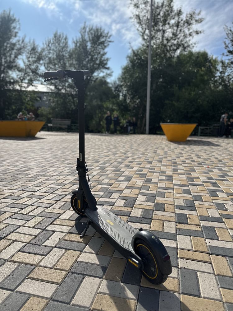 Электросамокат Ninebot KickScooter Max G30P