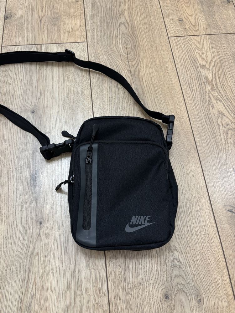 Барсетка от Nike