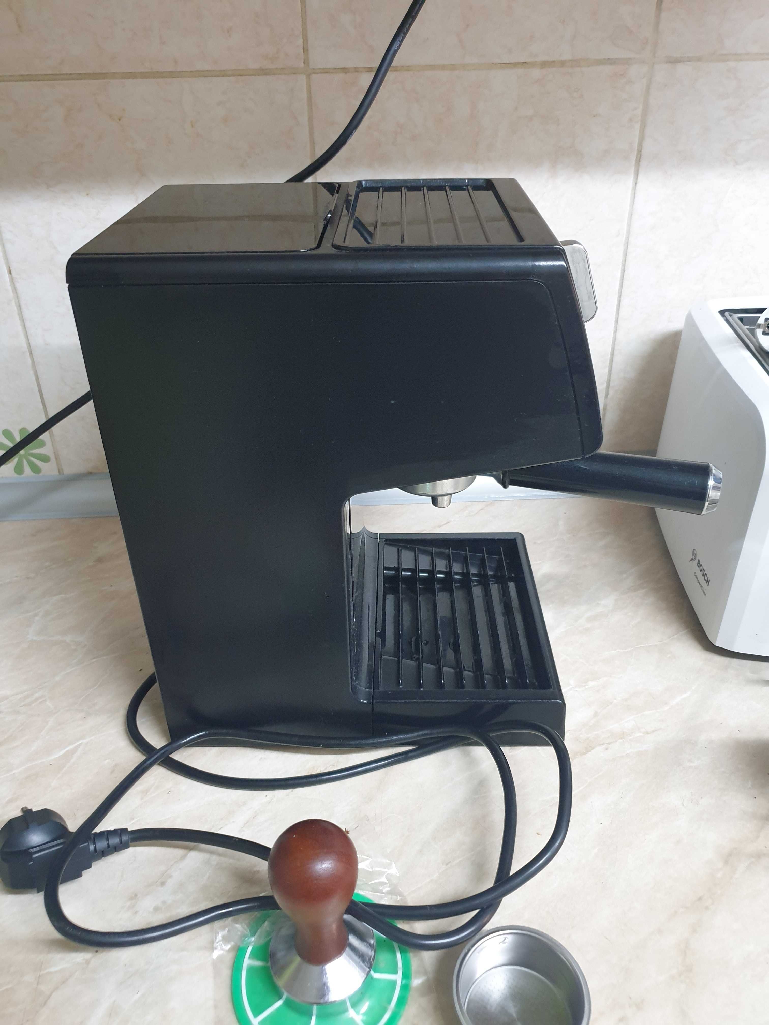 Кофеварка рожковая Delonghi ECP 31.21