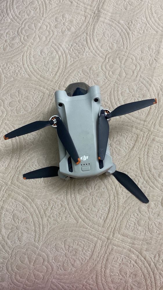 Дрон DJI Mini 3 Pro белый + DJI RC