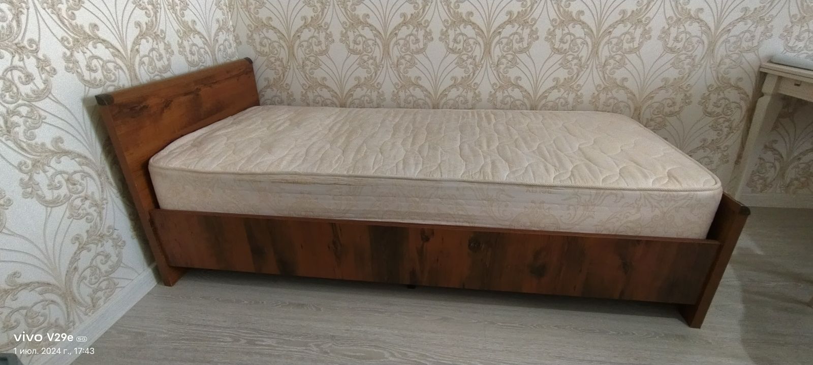 Кровать с ортопедическим матрасом