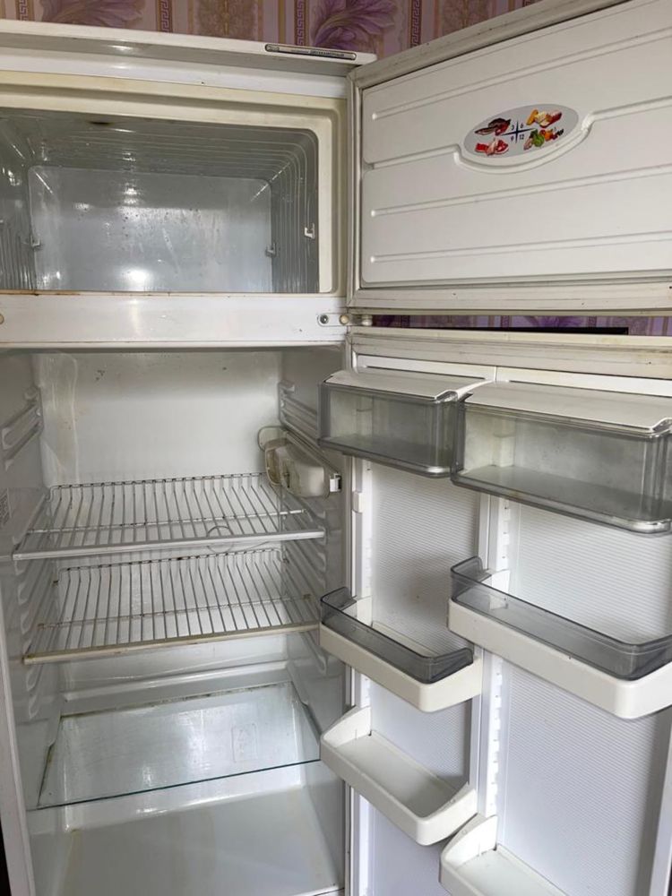 Продам холодильник