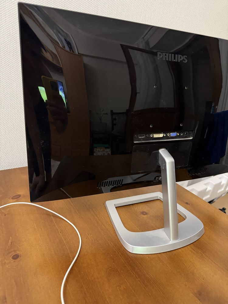 продам монитор philips