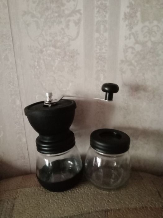 Кофемолка механическая .