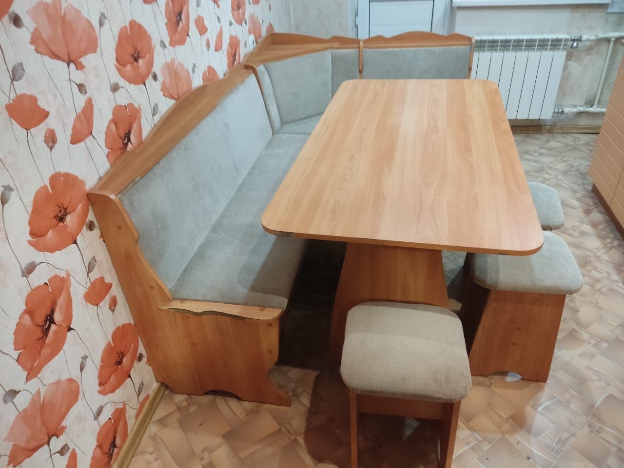 Кухонный уголок б/у в хорошем состоянии