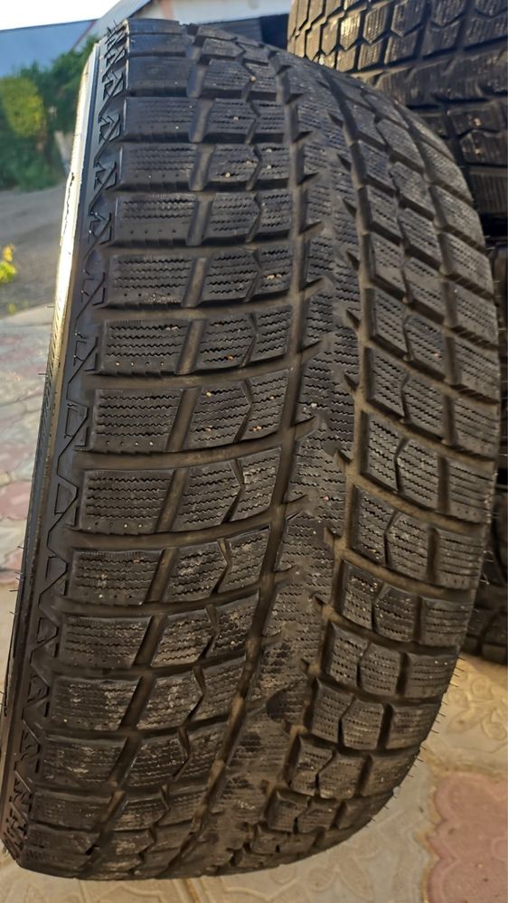 Продам шины в отличном состояний!