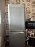 Холодильник indesit