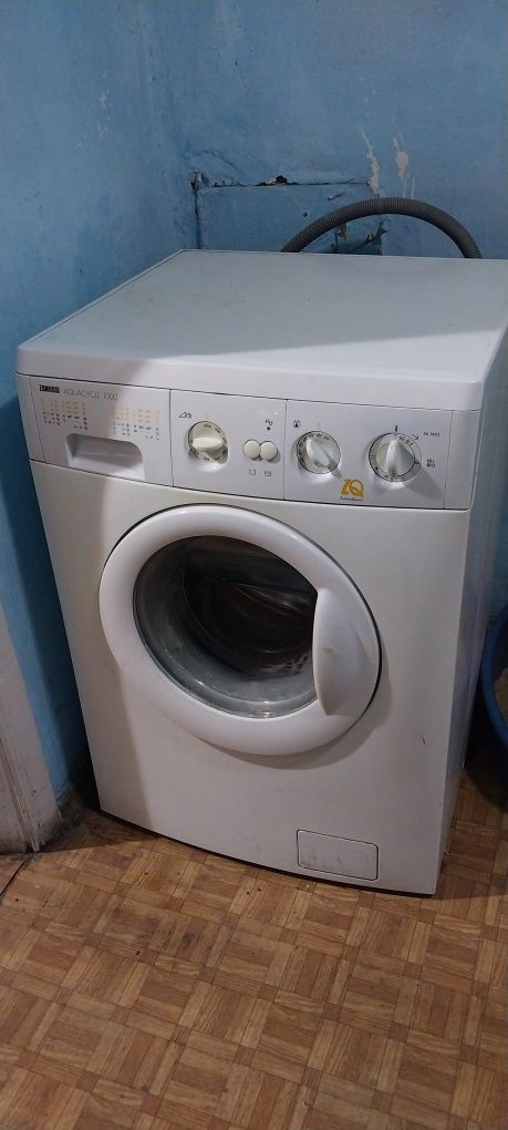 Стиральная машина ZANUSSI AQUACYCLE 1000