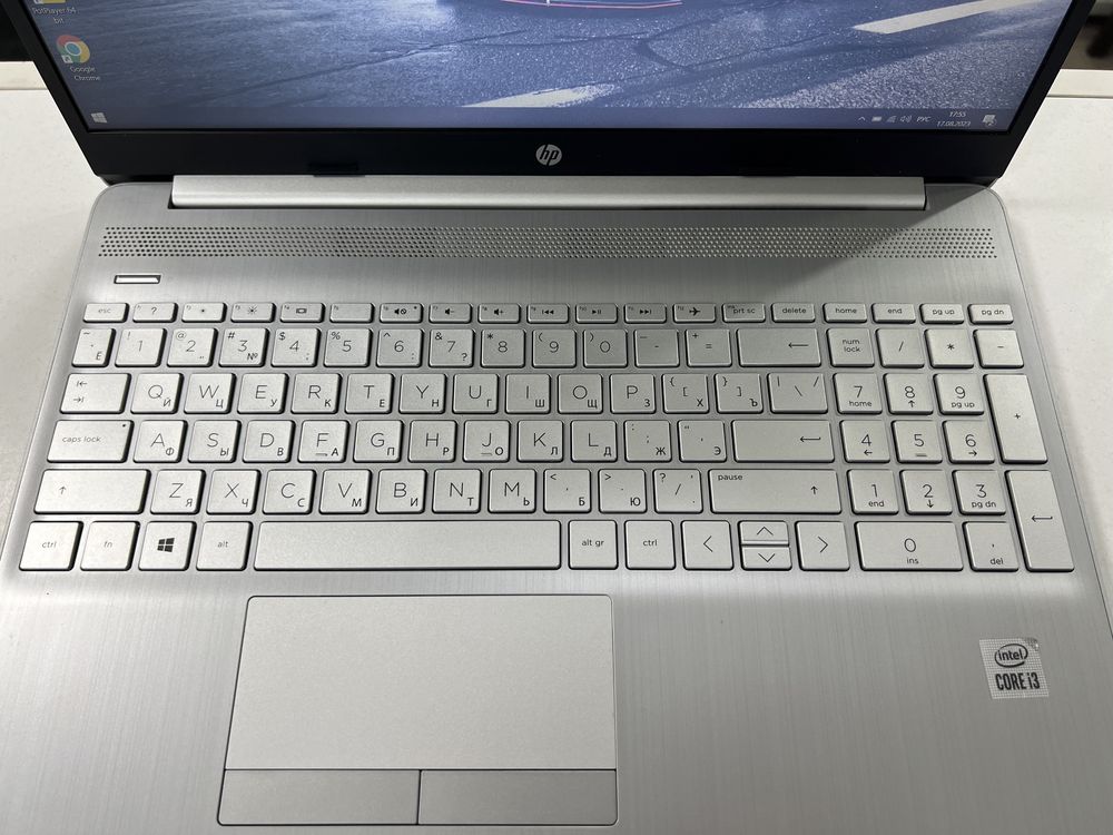 Почти новый ультрабук Hp 15 Core i3 Gen 10/16Gb/256Gb SSD+мышь и сумка