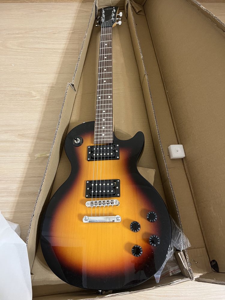 Электрогитара Les Pauls Aersi