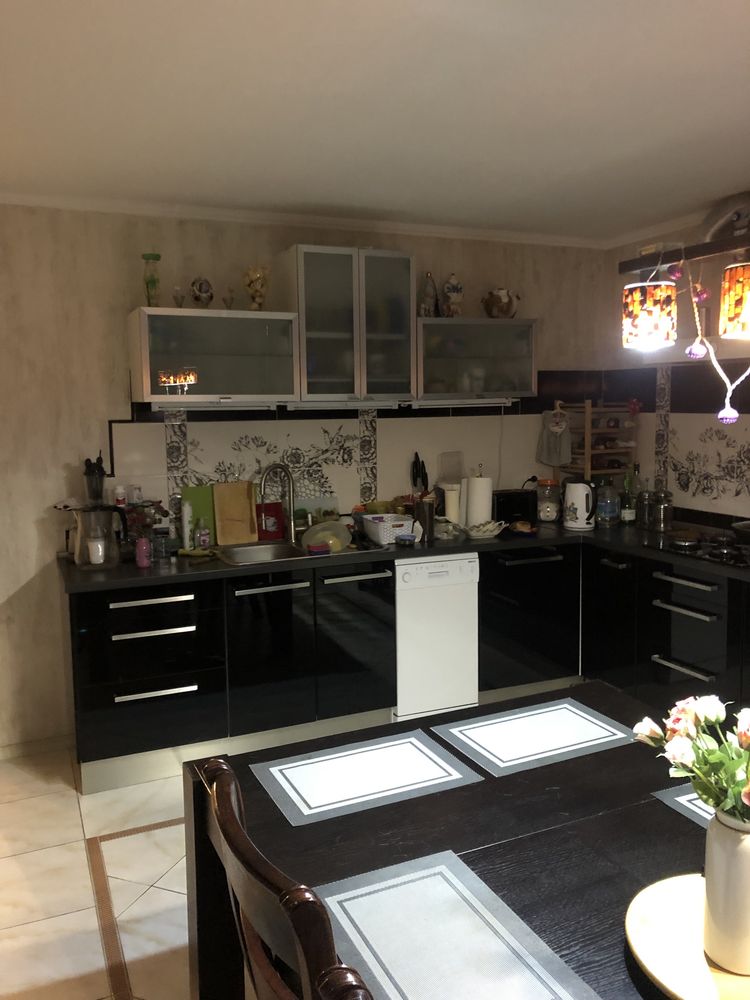 Продам 4-комн. Квартиру