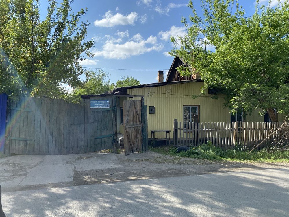 Продам дом на Восточном на 4хозяйна рядом школа садик больница
