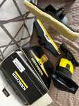 Стеклоочиститель Karcher (пылесос для окон, зеркал)