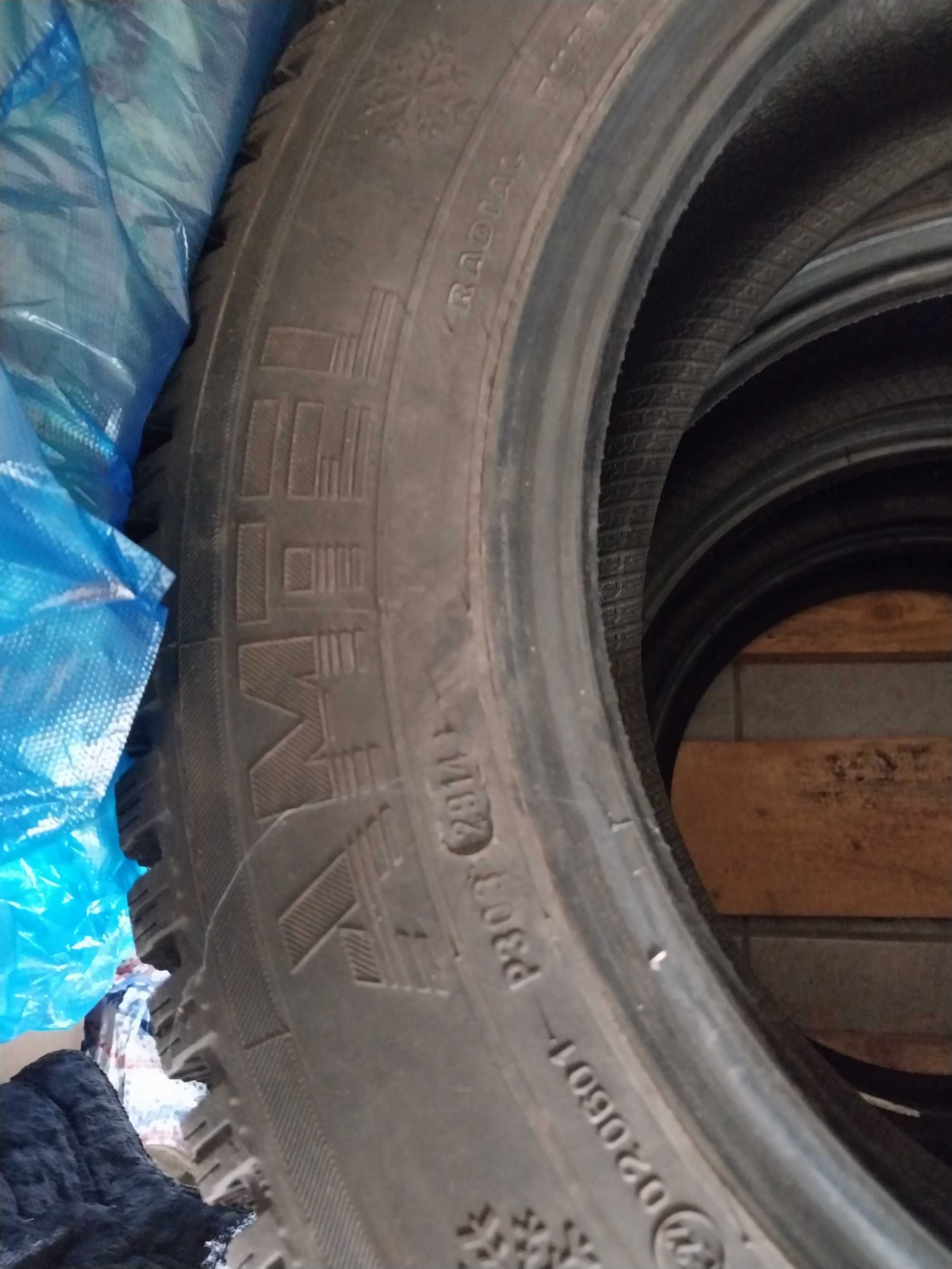 Автошины зимние шипованные новые