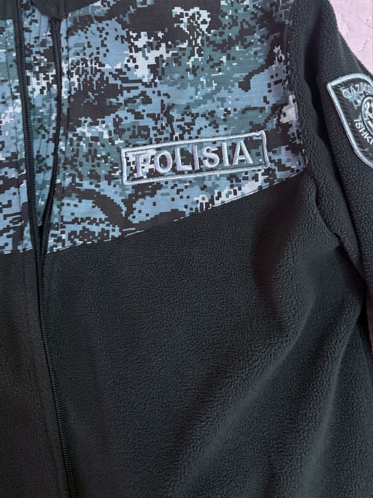 МВД свитер на замке