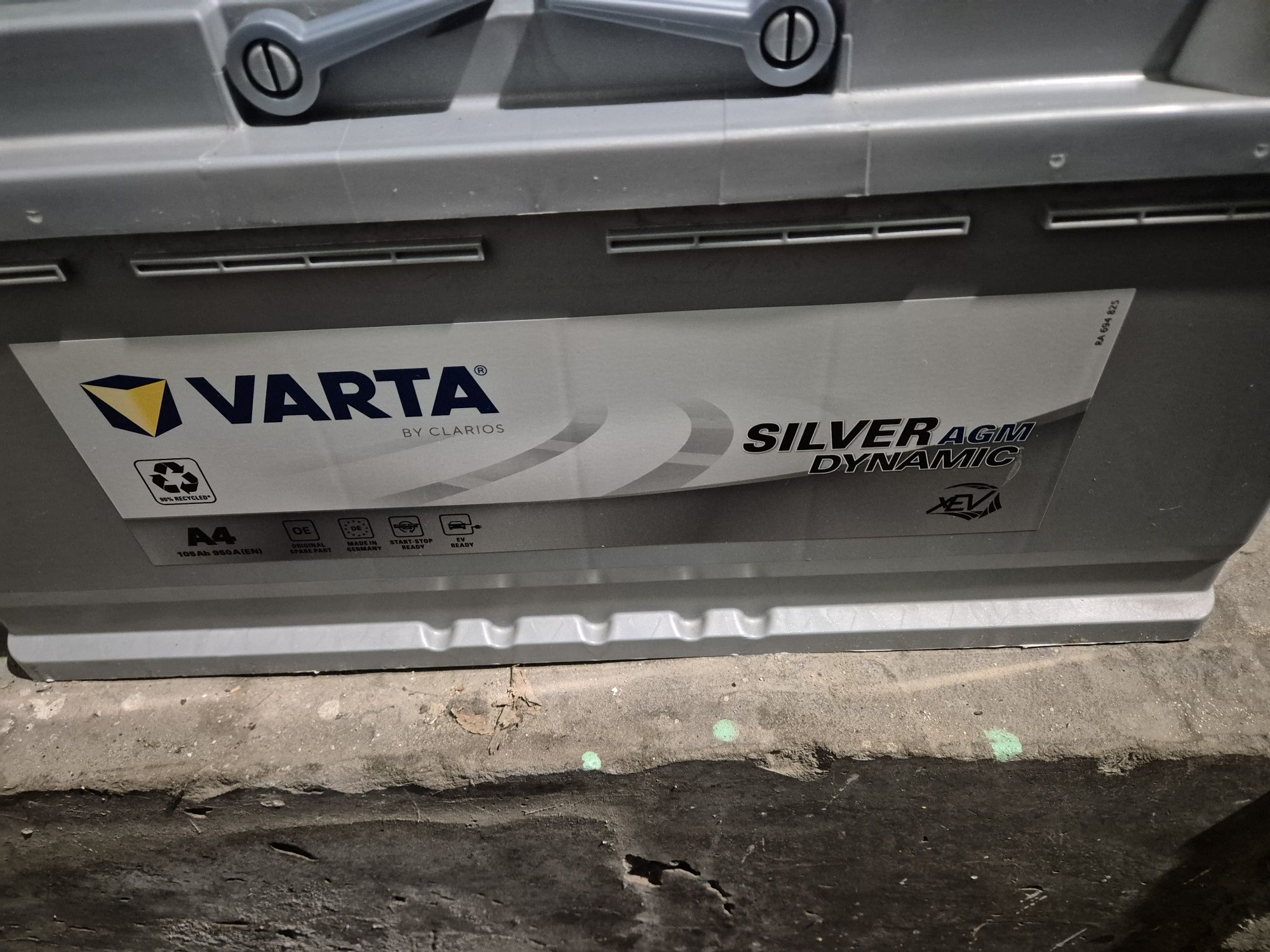Аккумулятор Varta 105AGM