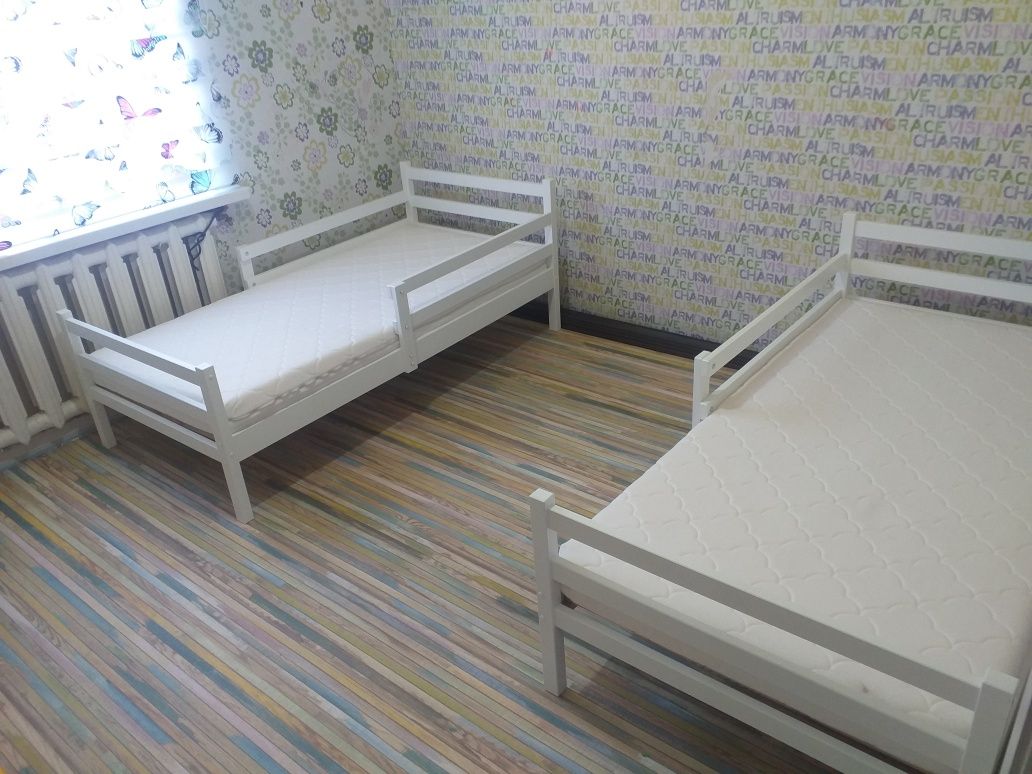 Продам детскую кровать с матрасом.