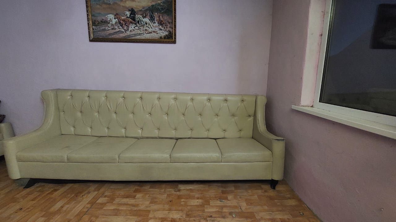 Продаю диван 3м длиною