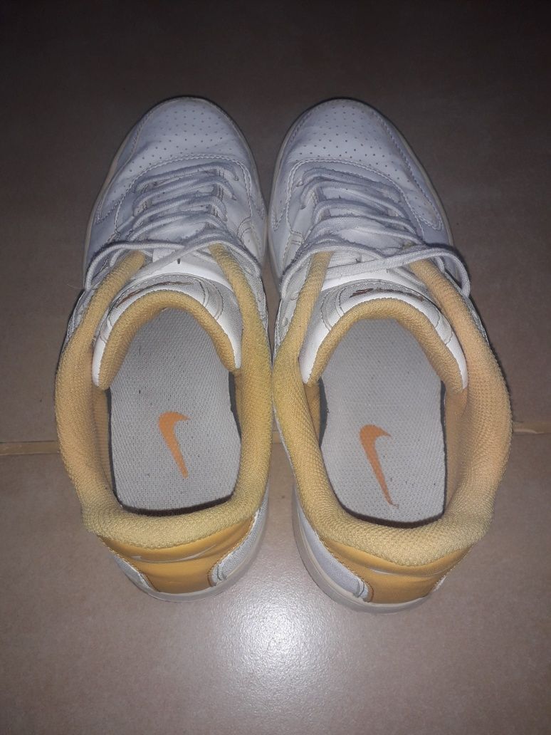 Женские фирменные кроссовки Nike размер 39
