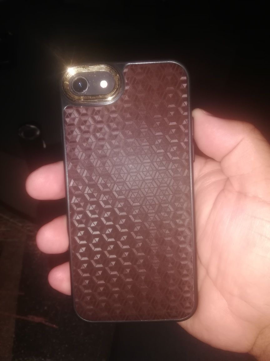 Срочно продам Айфон 8