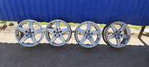 Продам оригинальные  диски R16 5/114,3