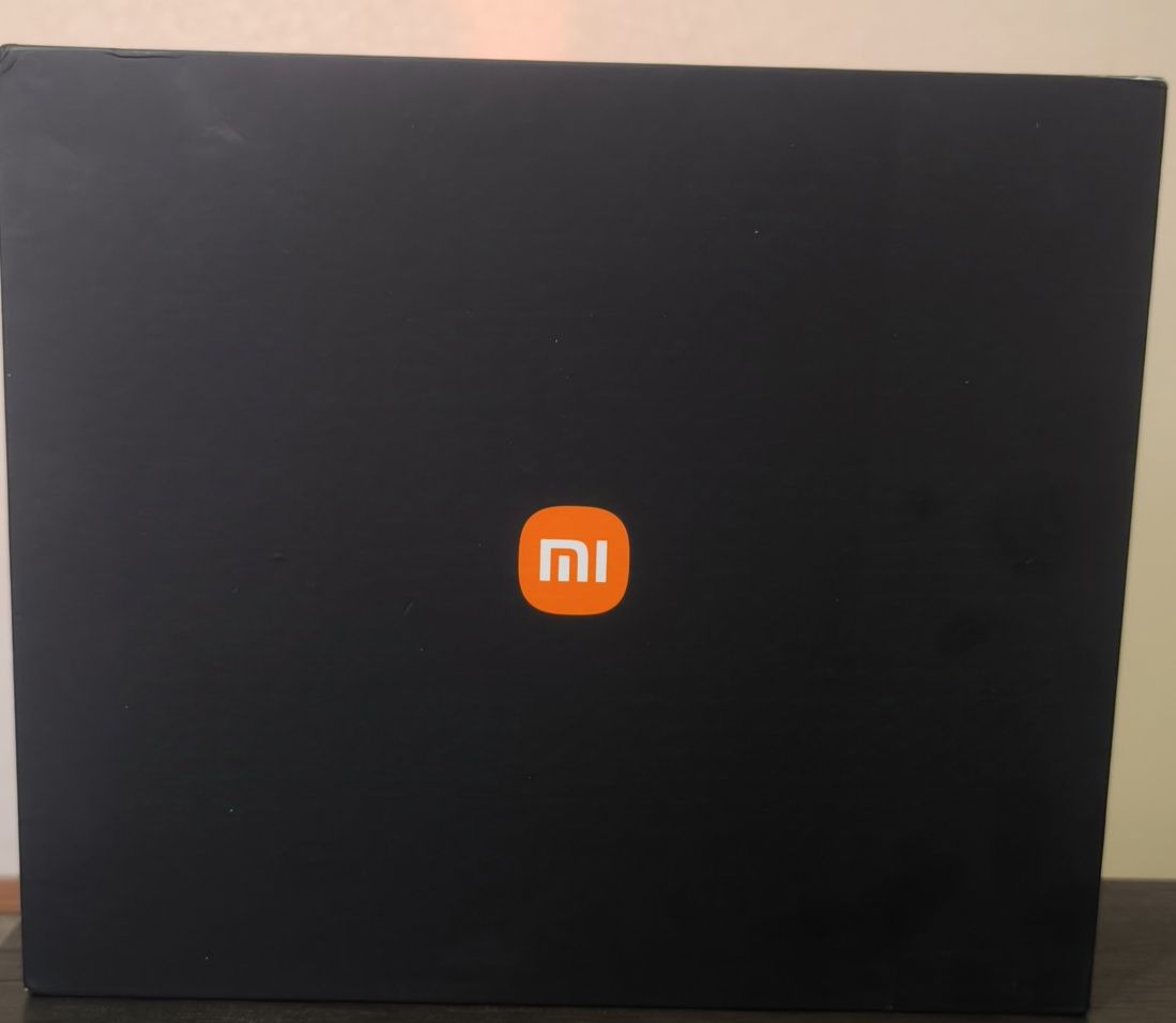"Подарочный набор Xiaomi: Идеальный Выбор для Тех, Кто Ценит Инновации