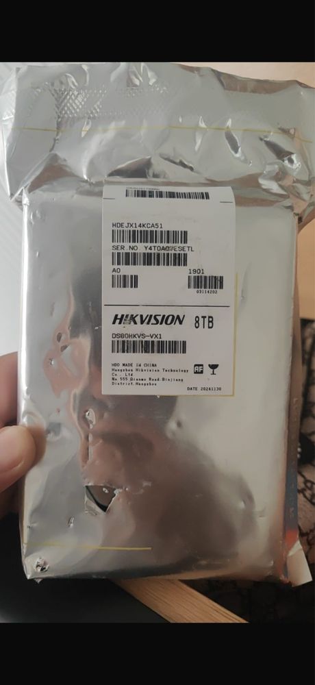 Жесткий диск 8 тб.