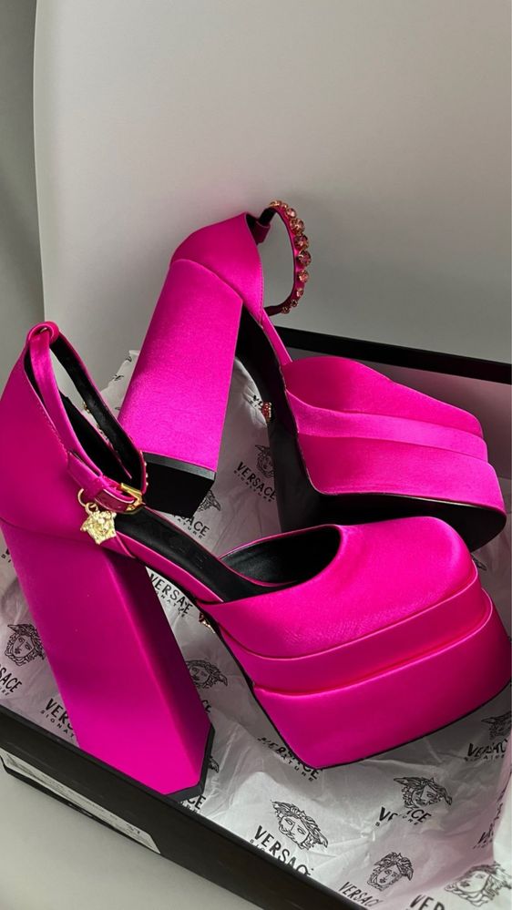 Каблук Versace
