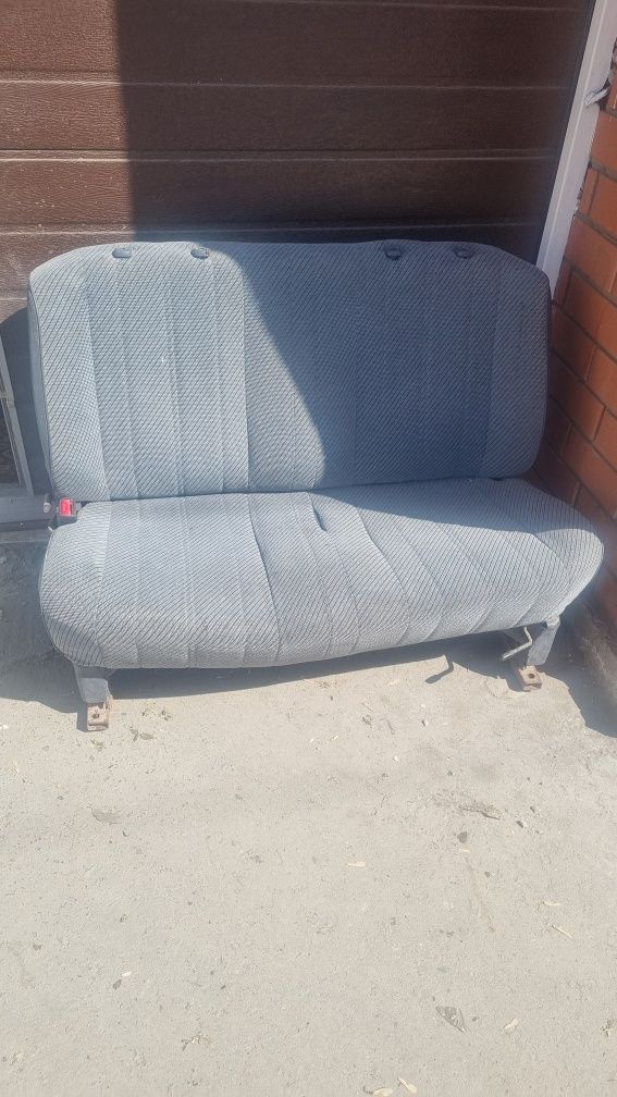 Продам сиденье автомобильное б/у