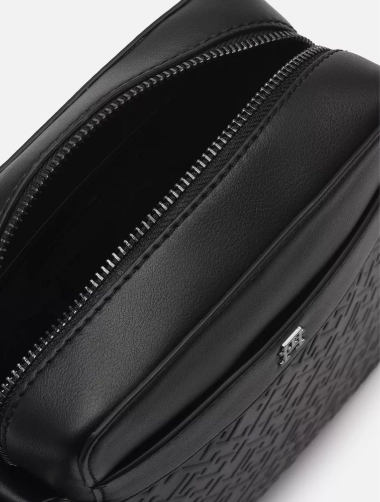 Tommy Hilfiger барсетка сатылады