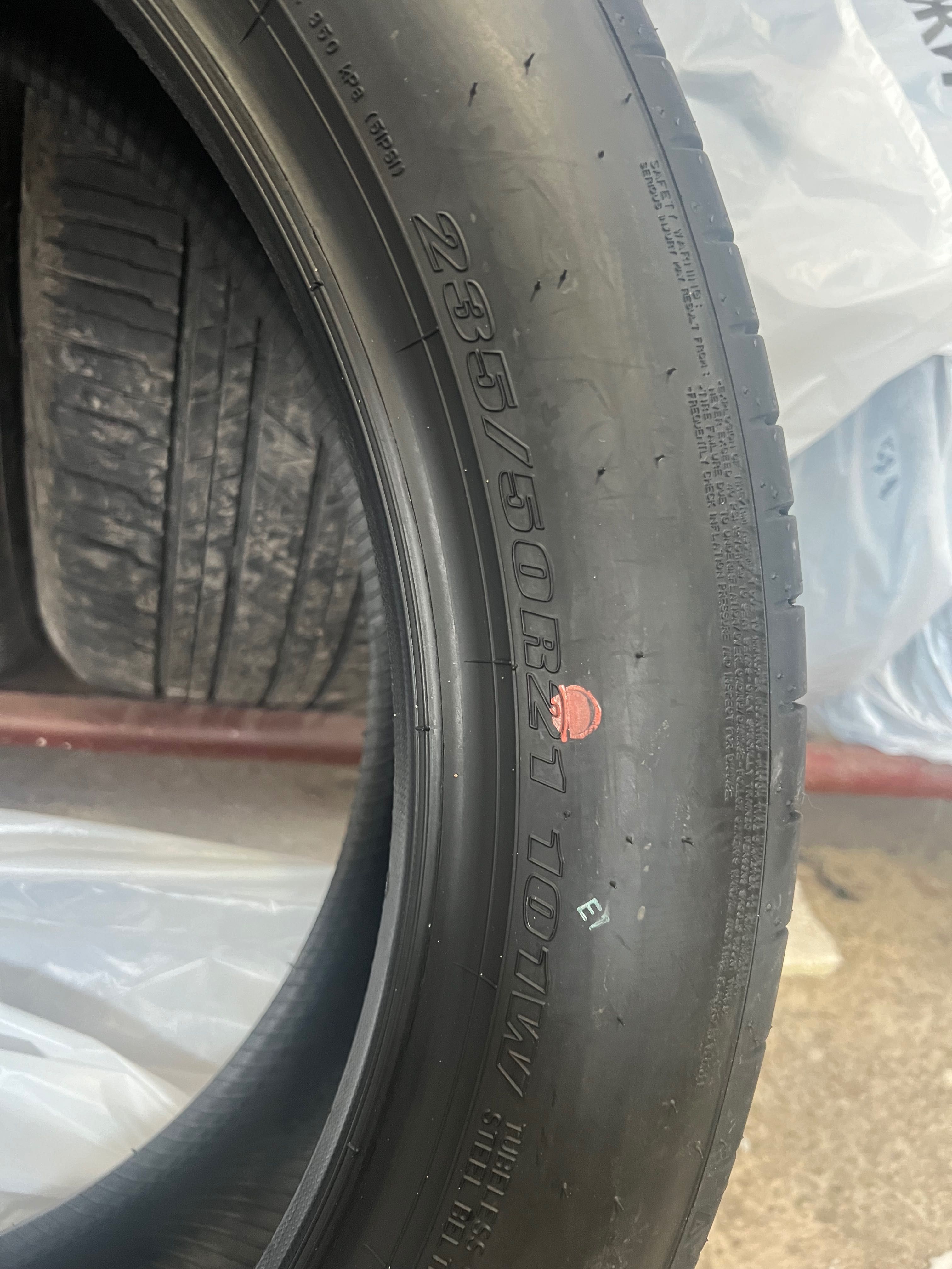 Резина новая DUNLOP SP Sport Maxx060 235/50 R21 (120 тыс за баллон)