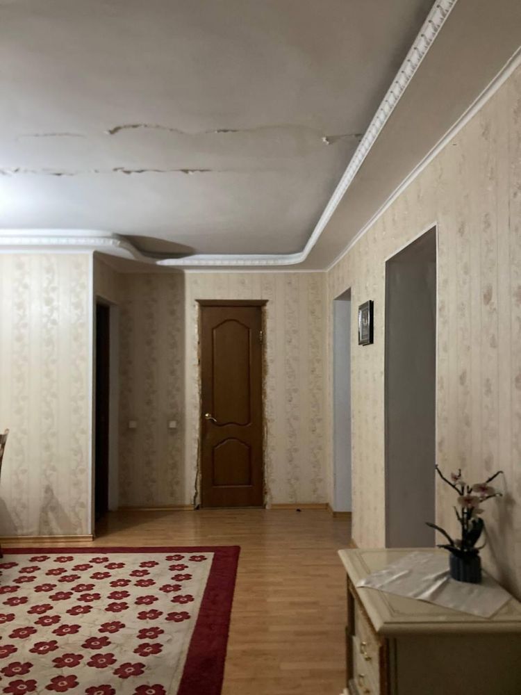 Срочно сдам 4 комнатную квартиру