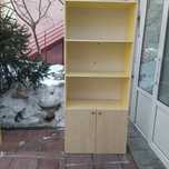 Книжный шкаф в хорошем состоянии
