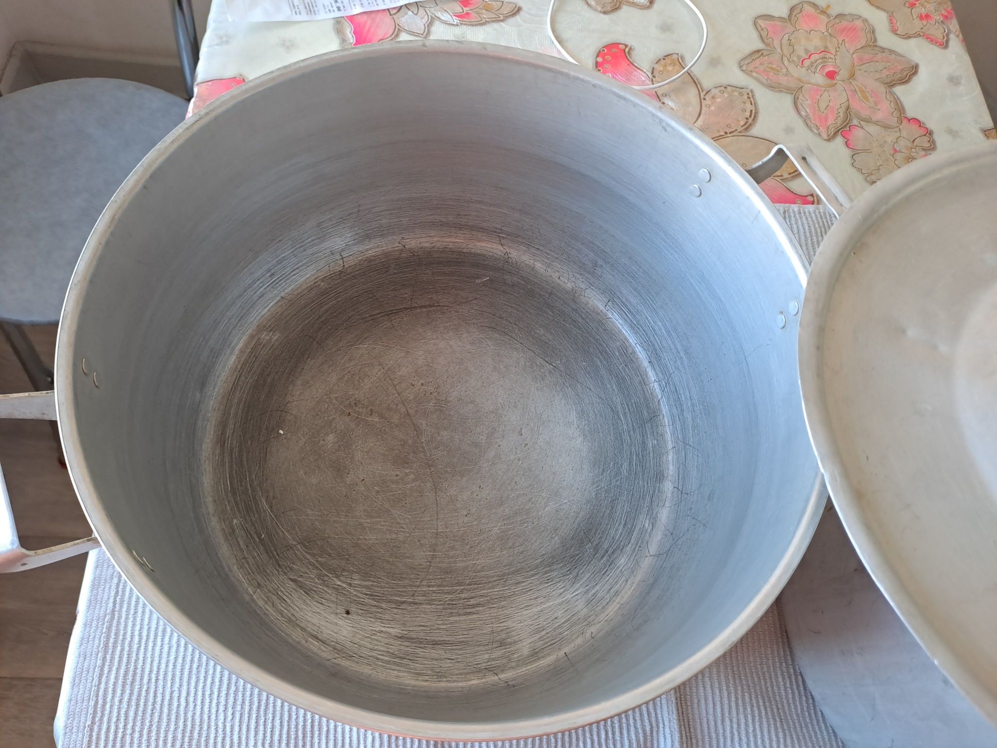 Продам Советские кастрюли .