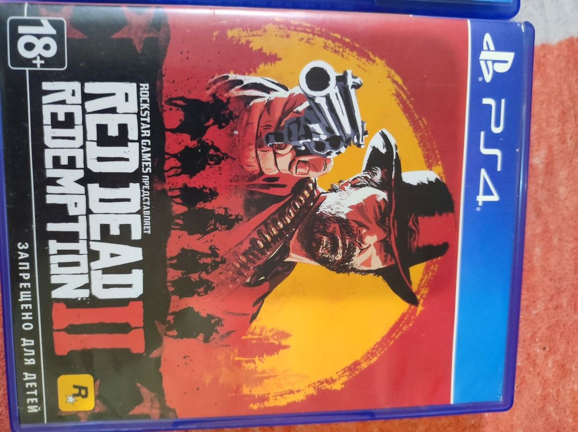 Диски на PS4 GOD of WAT .   RED DEAD 2 .