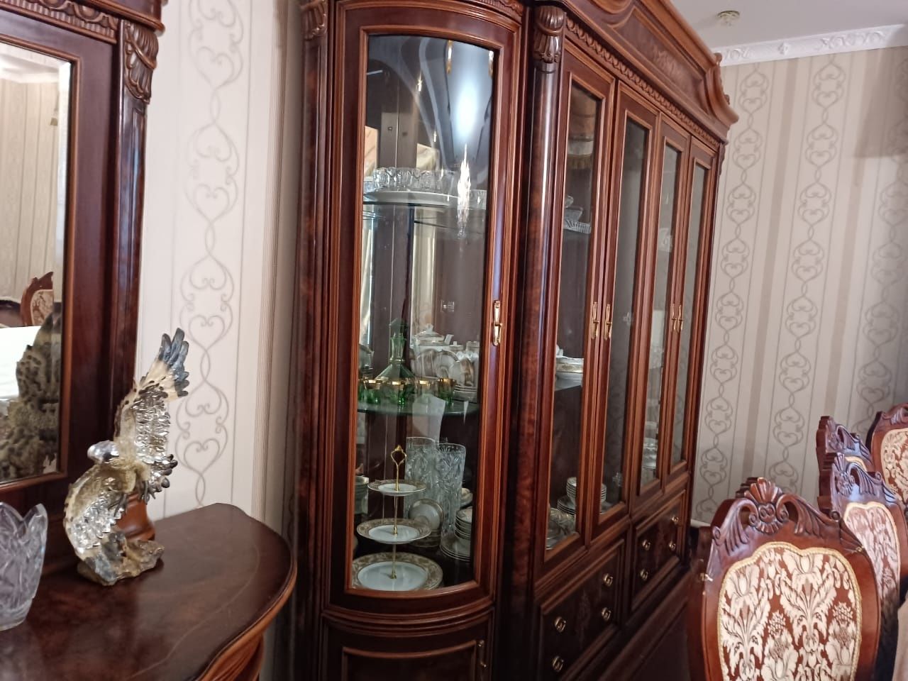 Сервант для зала