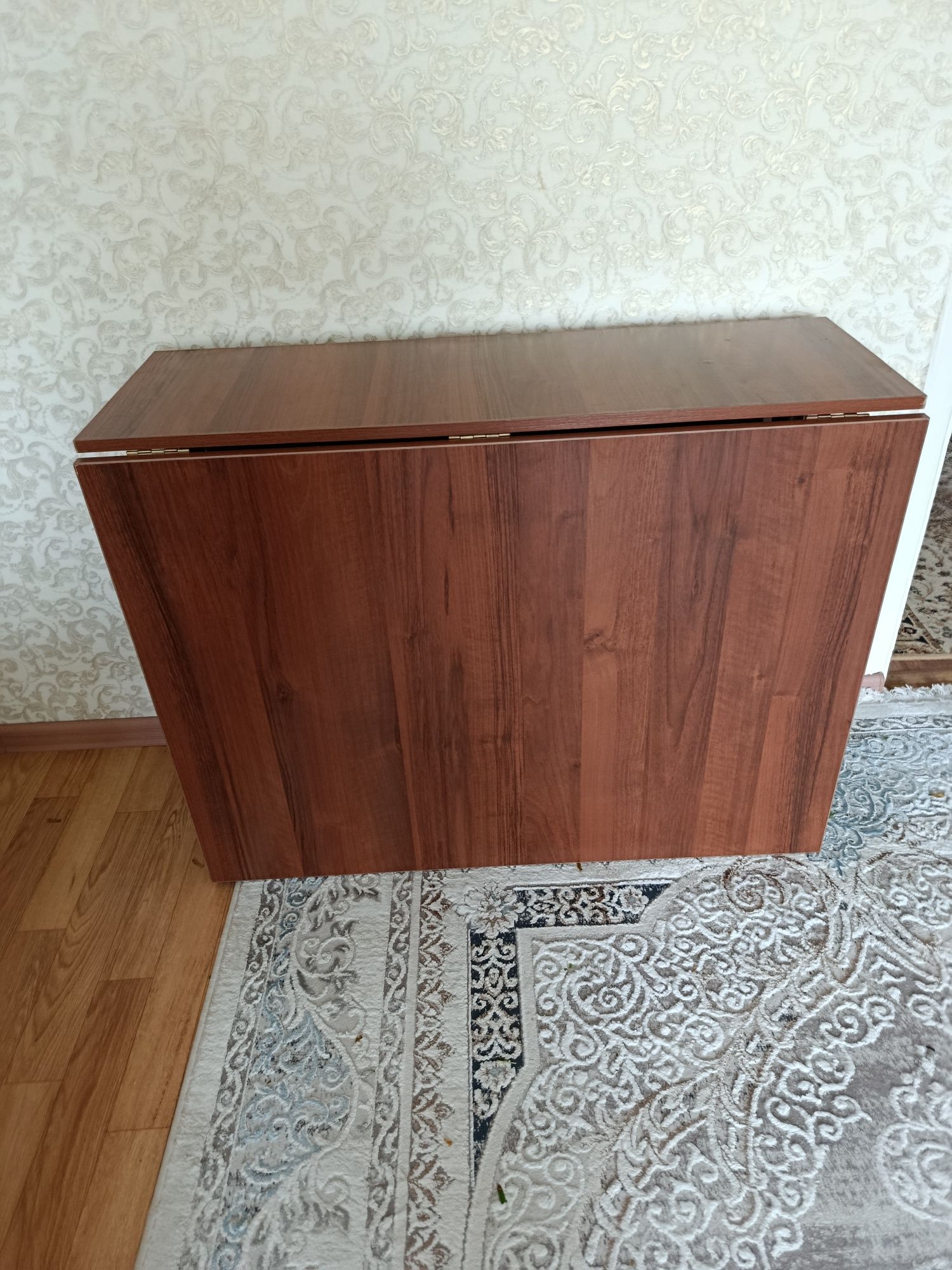 Стол раскладной .