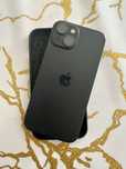 IPhone 15 black.