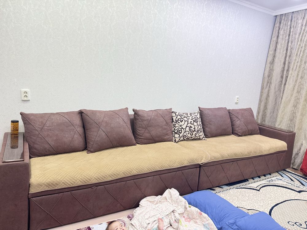 Продам диван для гостиной